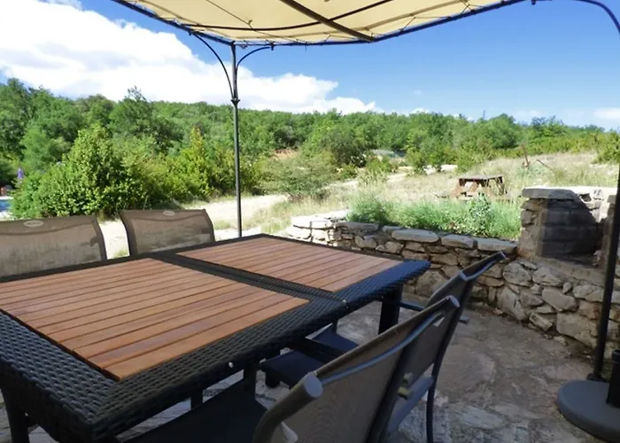 게스트하우스 La Buisse 4*